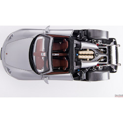 RARE 1/12 scale premium assembly model kit of the Porsche Carrera GT. TAMIYA-JAPAN DISPLAY MODEL Realistically to display the fully detailed interior and V10 engine