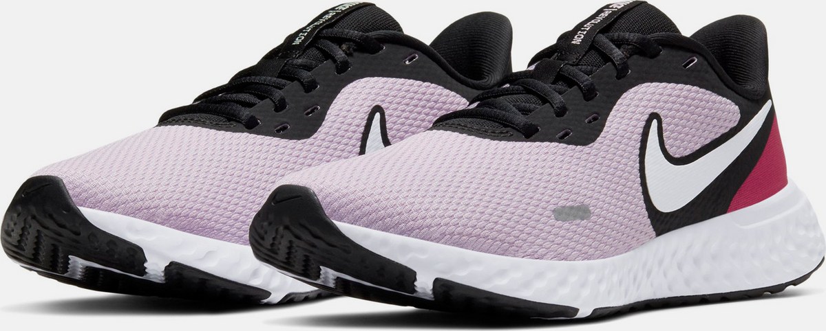 review of nike revolution 5