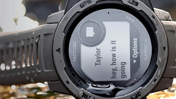 Garmin Instinct Flame Red: Stealth mode & dual-position format