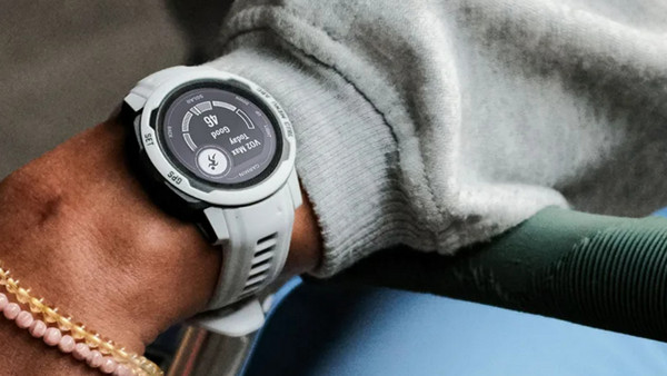 Garmin Instinct 2S Solar Graphite: Μαγνητίζει τα βλέμματα
