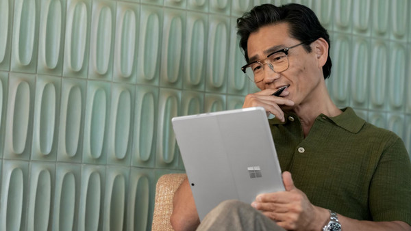 Microsoft Surface Pro 10 13": Κομψό και σύγχρονο
