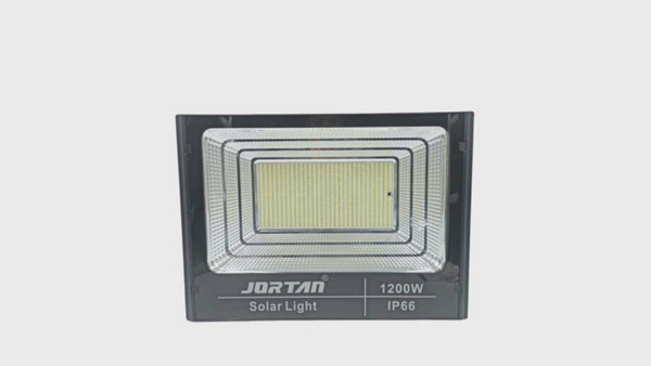 Jortan JT-BJ1200W: Εντυπωσιακή φωτεινότητα