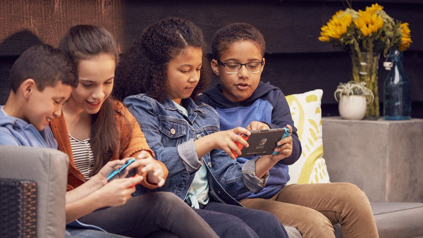 Nintendo Switch Blue Red: So happy together