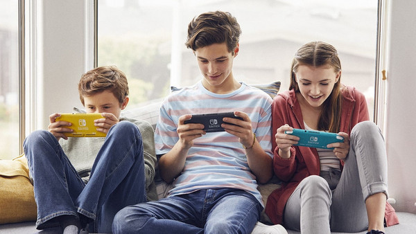 Nintendo Switch Lite Turquoise: Συναρπαστικά πρωταθλήματα