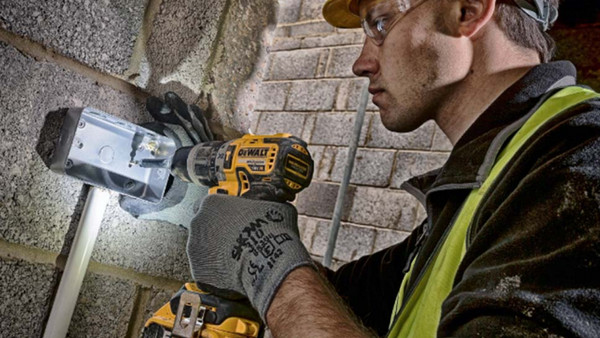 Dewalt DCK266P2T: Μακροχρόνια λειτουργία με μπαταρίες 5Ah