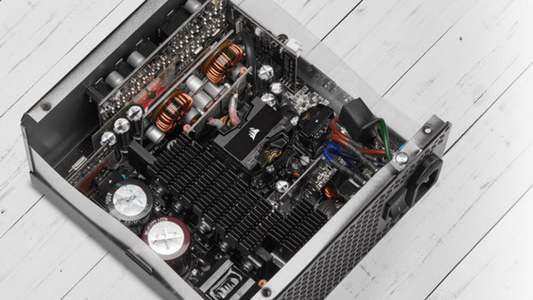 Corsair RM750X 2021 750W Τροφοδοτικό Υπολογιστή ATX EPS 80 PLUS Gold: Εξαρτήματα υψηλής ποιότητας
