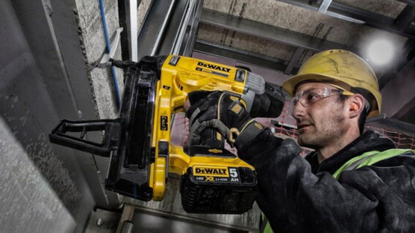 DeWALT DCN890P2: Λειτουργία διαδοχικής και επαφικής πυροδότησης