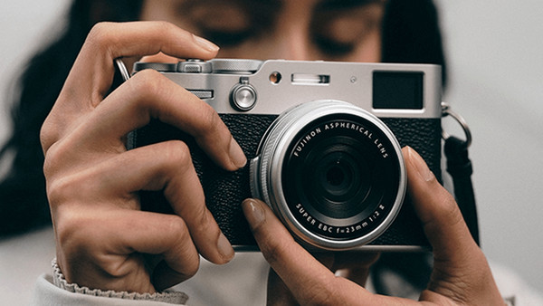 Fujifilm X100 VI Silver: Σχεδίαση και εμπειρία λήψης