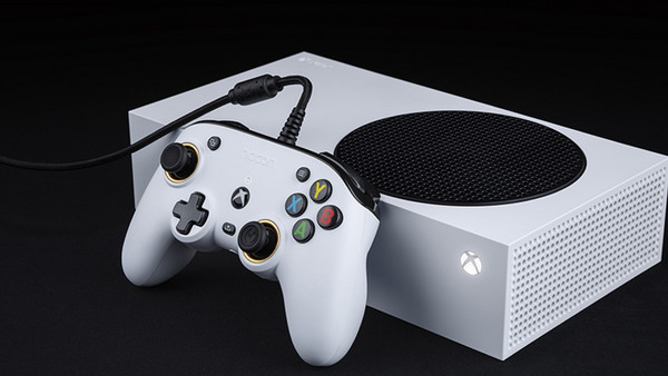 Nacon Pro Compact Wired Controller PC Xbox X & Xbox One Camo Grey: Έλεγχος με ενσύρματη σύνδεση