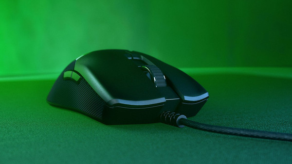 Razer Viper Ενσύρματο Gaming Ποντίκι RGB 16000 DPI Black: Μόλις 69 g