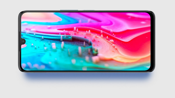 TCL 30 4GB 64GB: Άνετη οθόνη