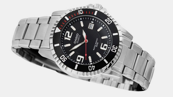Casio Ανδρικό Ρολόι με Ασημί Μεταλλικό Μπρασελέ MTD-1053D-1AVEF: Κλασσικό