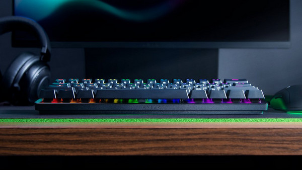 Razer Huntsman Mini Mercury Μηχανικό Gaming Πληκτρολόγιο 60% με Razer Clicky Optical Διακόπτες RGB White: Doubleshot PBT keycaps
