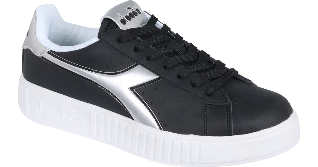 diadora step graphic