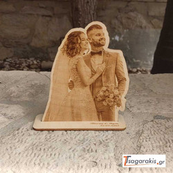 ΞΥΛΙΝΟ STAND ΜΕ ΧΑΡΑΓΜΕΝΗ ΦΩΤΟΓΡΑΦΙΑ (15x15cm ) ΦΥΣΙΚΟ ΞΥΛΟ
