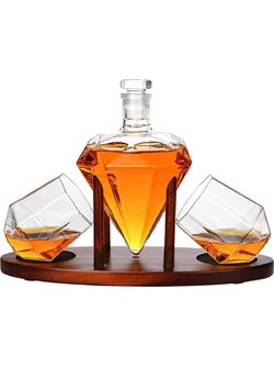 Γυάλινο Σετ Ποτού MikaMax Deluxe Diamond Decanter Set σε Σχήμα Διαμαντιού με 1 x Καράφα Σερβιρίσματος με Πώμα & Ξύλινη Βάση / 2 x Ποτήρια / 1 x Λαβίδα / 1 x Χωνί / 9 x Πέτρες Ουίσκι (8719481357788)