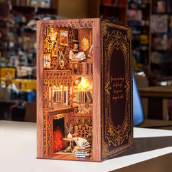 BOOK NOOK KIT - DIY - Eternal Bookstore - 172pc & LED Light