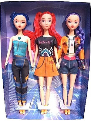 K Pop 3 dolls in a box 30 cm με μουσική ,φως και αυτοκόλλητο