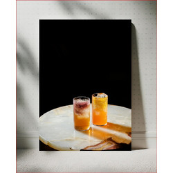 Πίνακας, Chilled Beverages on Marble Table Διατηρημένα Ποτά σε Μαρμάρινο Τραπέζι