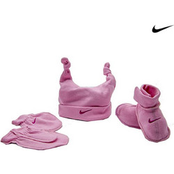 Nike Βρεφικό σετ Σκουφάκι γάντια και παπούτσια αγκαλιάς - AC1538-660