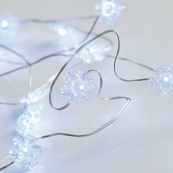 ACA SNOWFLAKE Σχέδιο 20 LED ΛΑΜΠΑΚΙΑ ΣΕΙΡΑ ΨΥΧΡΟ ΛΕΥΚΟ - ΑΣΗΜΙ ΚΑΛΩΔΙΟ ΧΑΛΚΟΥ & ΜΠΑΤΑΡΙΕΣ 2xAA IP20 2m+10cm - ACA - X01202114