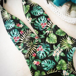 Γυναικείο Ολόσωμο μαγιό Leafs Swimsuit με άνοιγμα μπροστά σε tropical σχέδιο Πολύχρωμο