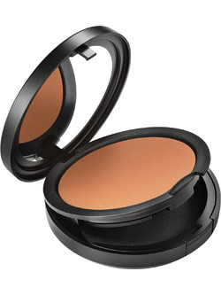 M·A·C Studio Fix Powder Plus NW40 Compact Foundation 12gr
