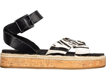 Clarks Καλοκαιρινές Γυναικείες Πλατφόρμες Χαμηλές Δερμάτινες Μαύρες 26147523