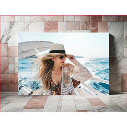 Πίνακας, Woman Relaxing on a Boat Γυναίκα που χαλαρώνει σε μια βάρκα