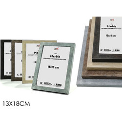Κορνίζα πολυεστέρας με διαστάσεις 13x18 cm σε γκρι μάρμαρο με γυαλί εκρού