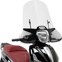 Givi 5612A Ζελατίνα Μηχανής για Piaggio Medley 125 / 150 '16-'19 465x670mm GIVPIAZEL24