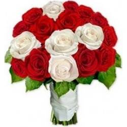 Μπουκέτο Του 'Έρωτα με Κόκκινα κι Λευκά Τριαντάφυλλα