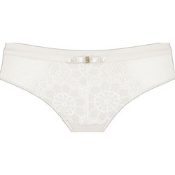Triumph Γυναικείο String με Δαντέλα Εκρού 10157313-1202