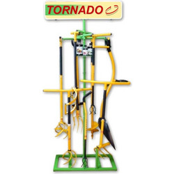 ΣTANT ΠPOBOΛHΣ TORNADO