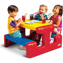 Little Tikes Primary Τραπεζάκι Πικνίκ