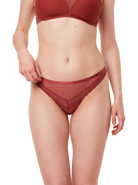 Triumph Tempting Γυναικείο String με Δαντέλα Μπορντό 10210063-7306