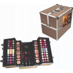 2K Super Model Beauty Train Case Make up Palette 122.6gr