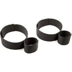 Aria Trade Restraint Set Black