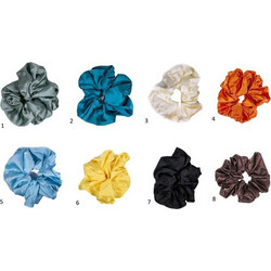 CHANDELIER SCRUNCHIE ΜΑΛΛΙΩΝ XL ΣΑΤΕΝ ΜΟΝΟΧΡΩΜΟ ASSORTED