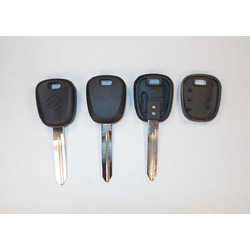 Κενο κλειδι Suzuki με θεση για chip και λαμα SU19R