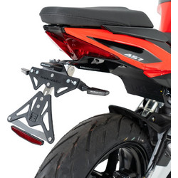 Αναδιπλούμενη βάση πινακίδας Barracuda για Aprilia Tuono 457 2026+
