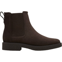 Clarks Nella Top Γυναικεία Μποτάκια Chelsea Suede Σοκολατί με Χοντρό Χαμηλό Τακούνι 26182893