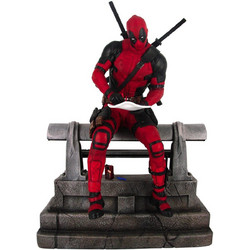 Diamond Select Toys Marvel Deadpool 30cm APR202656