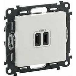 Πρίζα Valena Life 2xUSB Φόρτισης Τύπου C 3000MA WHITE (753107)