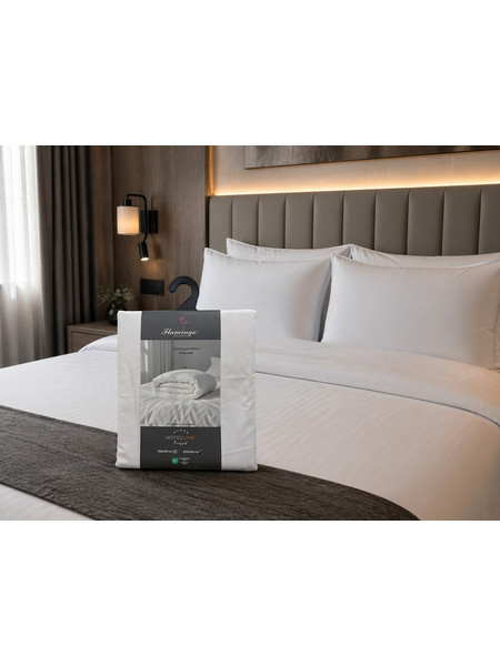 Παπλωματοθήκη Lux TC 144 κλωστών 50% cotton - 50% polyester σε συσκευασία με κρεμάστρα 220x240cm