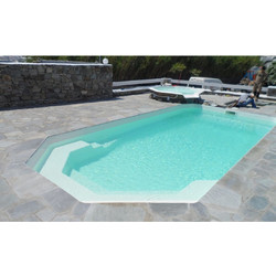 Πολυεστερική πισίνα (fiberglass) διαστάσεων 7.60x3.80 μέτρων