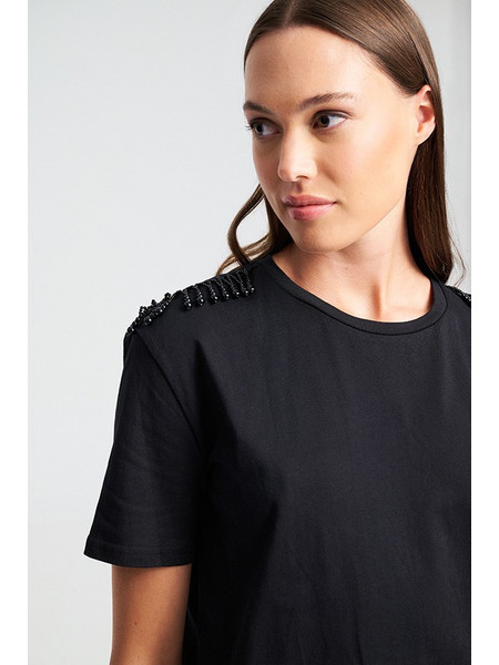T-Shirt με Διακοσμητικές Λεπτομέρειες Cara