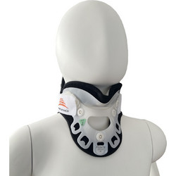 Medical Brace Ρυθμιζόμενο Κολάρο Αυχένα Σκληρό με Οπή και Υποσιαγώνιο MB2525