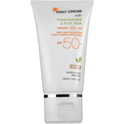 Seventeen Daily Cream Tinted Spf50 25ml