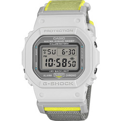 Casio G-Shock Ψηφιακό Ανδρικό Ρολόι Χρονογράφος με Γκρι Υφασμάτινο Λουράκι DW-5600MNC-7A8ER